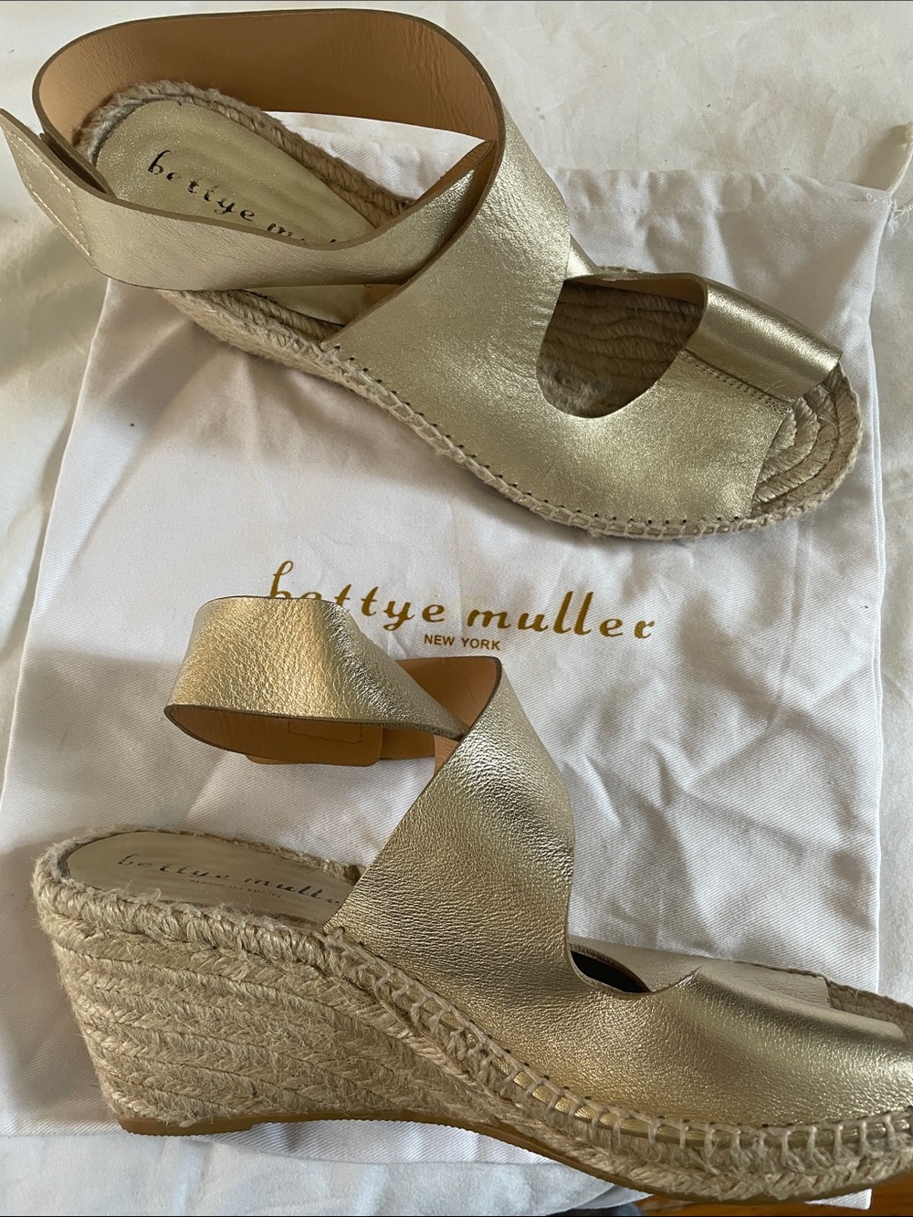 Bettye Muller Made in Spain Leather Espadrille Sandals Sz 9. Dust Bag.